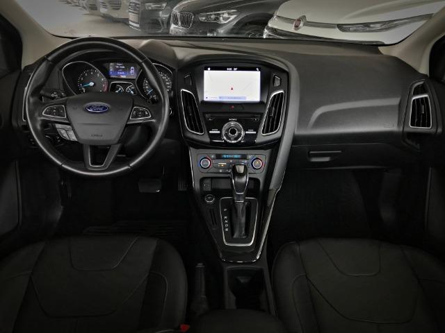 Ford Focus Titanium Fastback C/ Teto Solar 2.0. Branco 2016/2017 - Foto 5