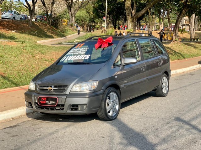 ZAFIRA ELITE 2011 BAIXA KM ACEITO TROCAS