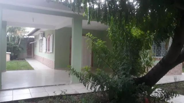 Brisa - Casa com piscina e churrasqueira 3 quartos