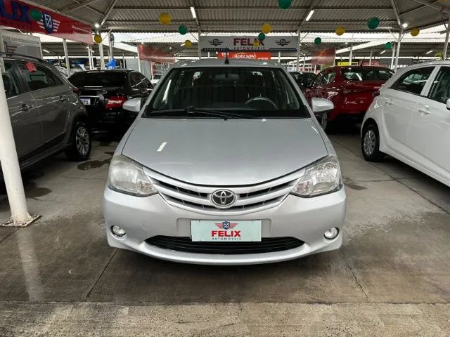 Toyota Etios Sedan 1.5 2017 Completo
