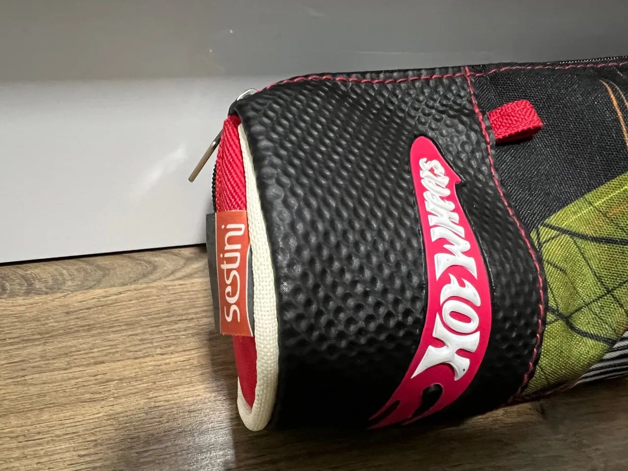 Bolsa de lápis Hot wheels sestini + Brinde  - Foto 2