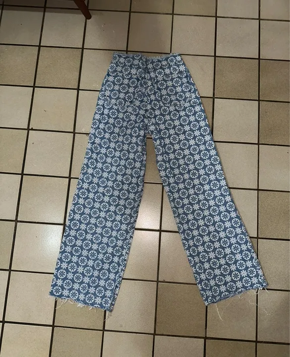 Calça jeans estampada