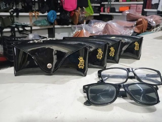 porta oculos com gravaçao da sua marca , apenas atacado,fabricamos varios modelos 