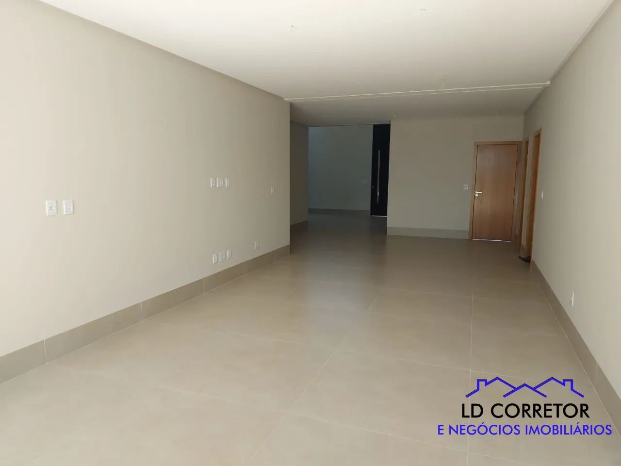 Impecável casa em condomínio à venda em Goiânia-GO, Residencial Goiânia Golfe Clube: 4 qua - Foto 4