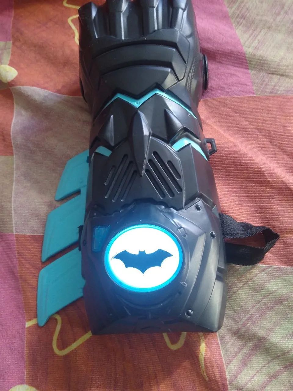 Manopla do Batman - Brinquedo Infantil - Foto 2