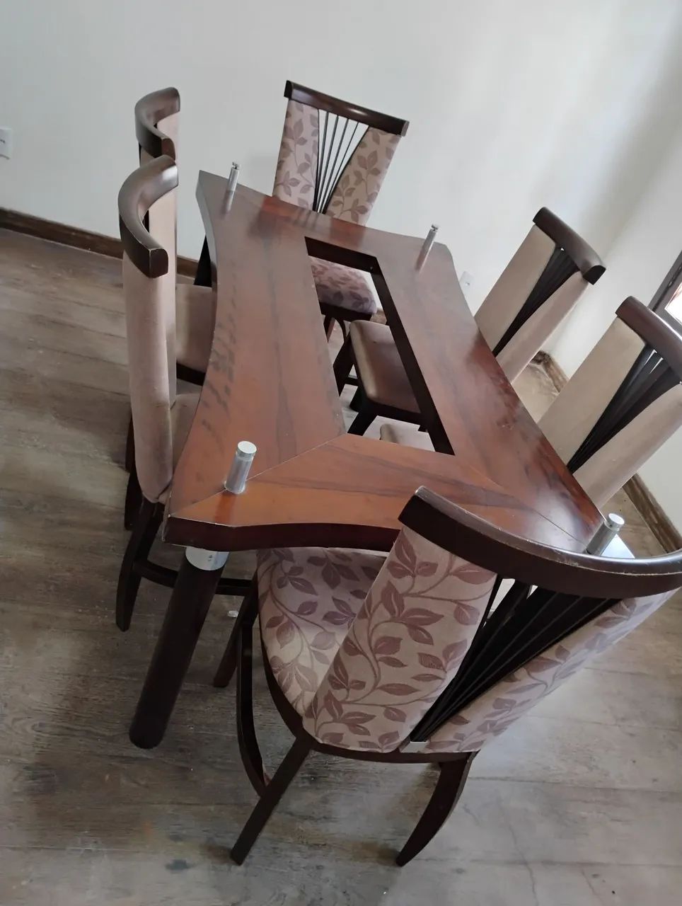 Mesa de Jantar de Madeira com 6 Cadeiras - Foto 5