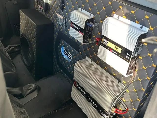 Instalação de som automotivo e multimídia, reforma, concerto em geral 