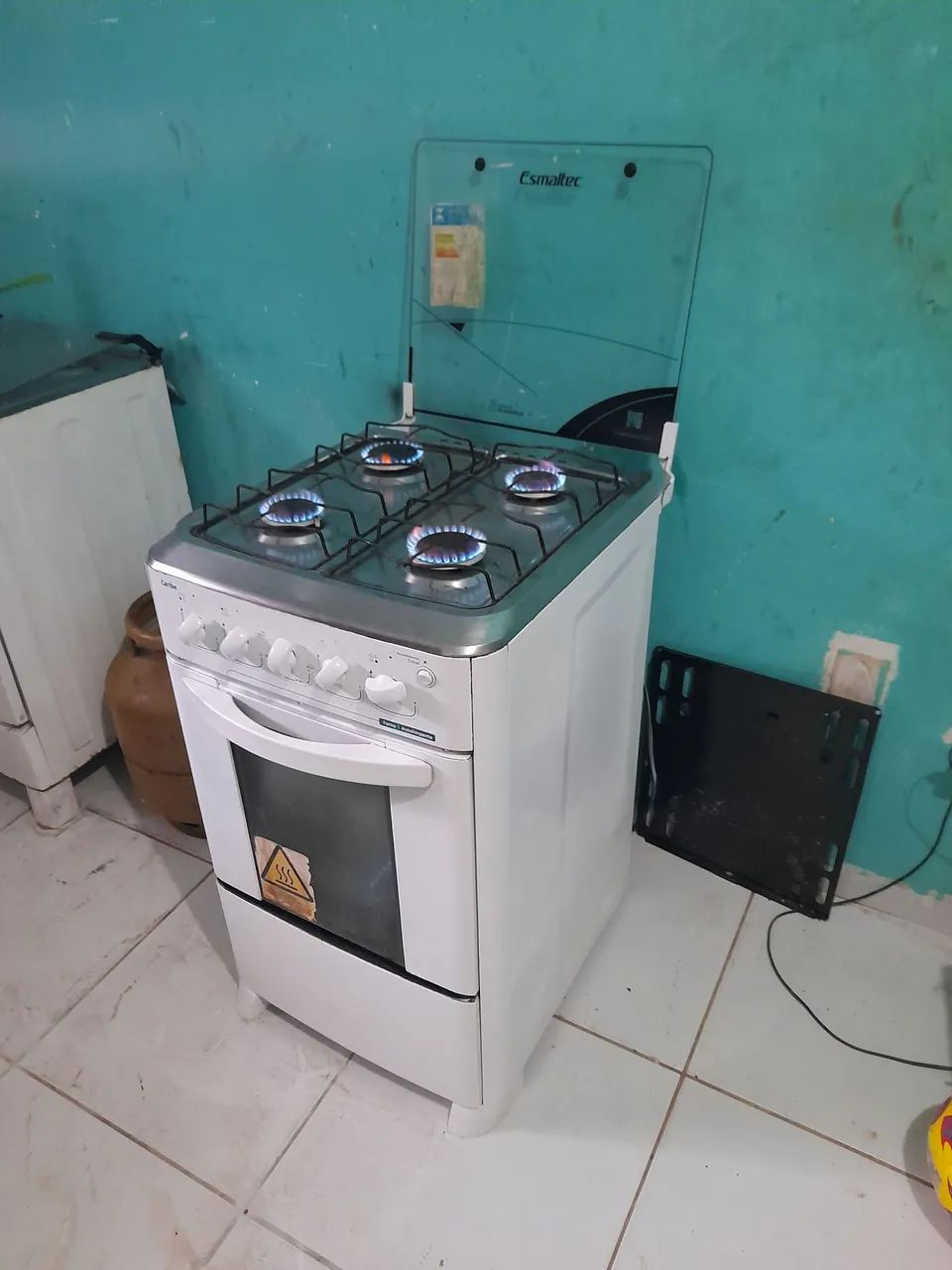 Vende-se fogão 4 bocas e esmalte  - Foto 3