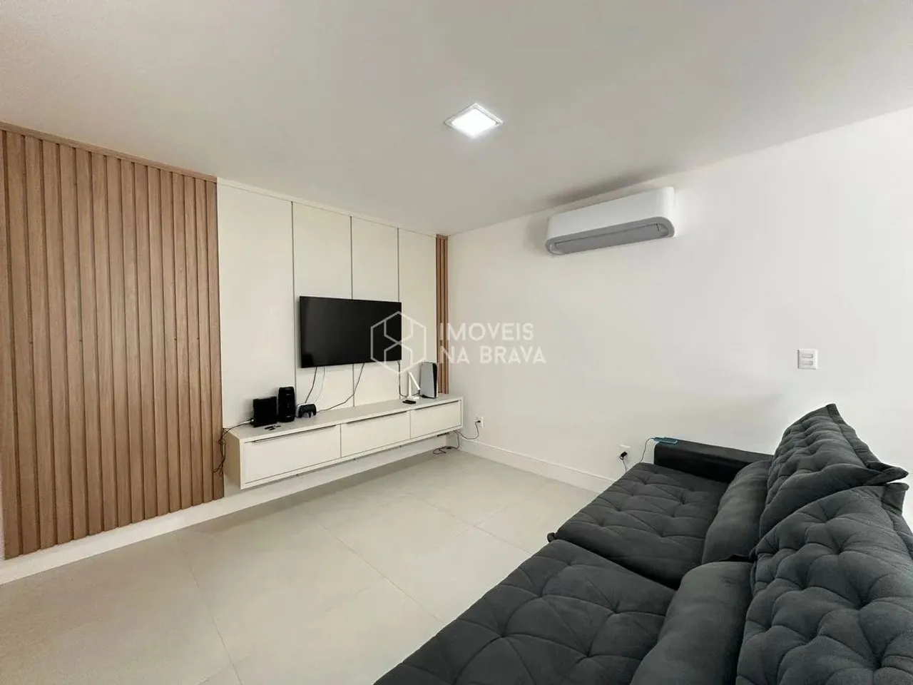 APARTAMENTO 2 SUITES - 2 VAGAS - QUADRA MAR, PRAIA BRAVA, ITAJAÍ/SC