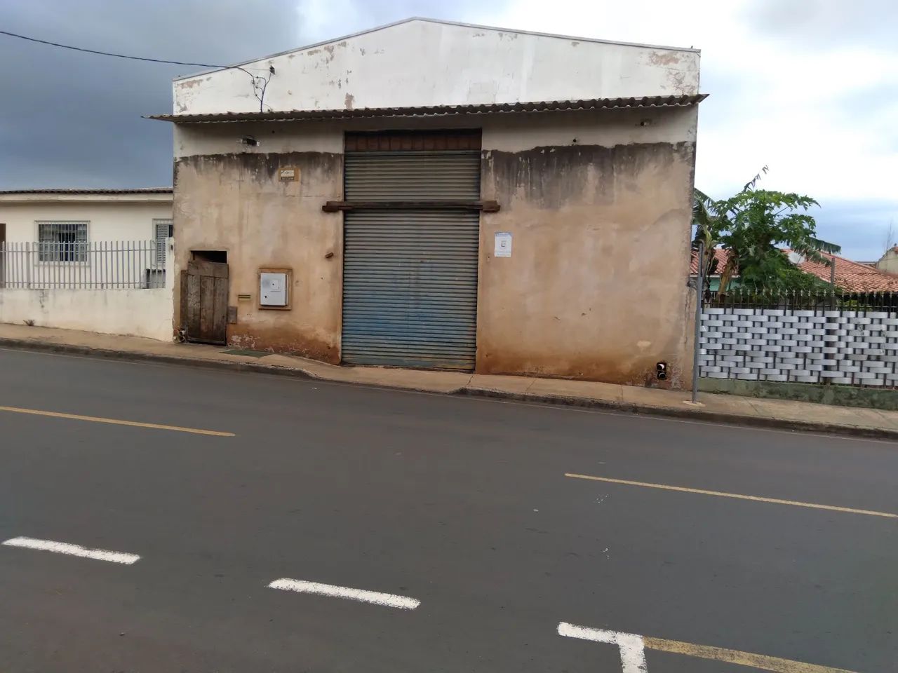 Barracão 175M na avenida Cuiabá- sarandi