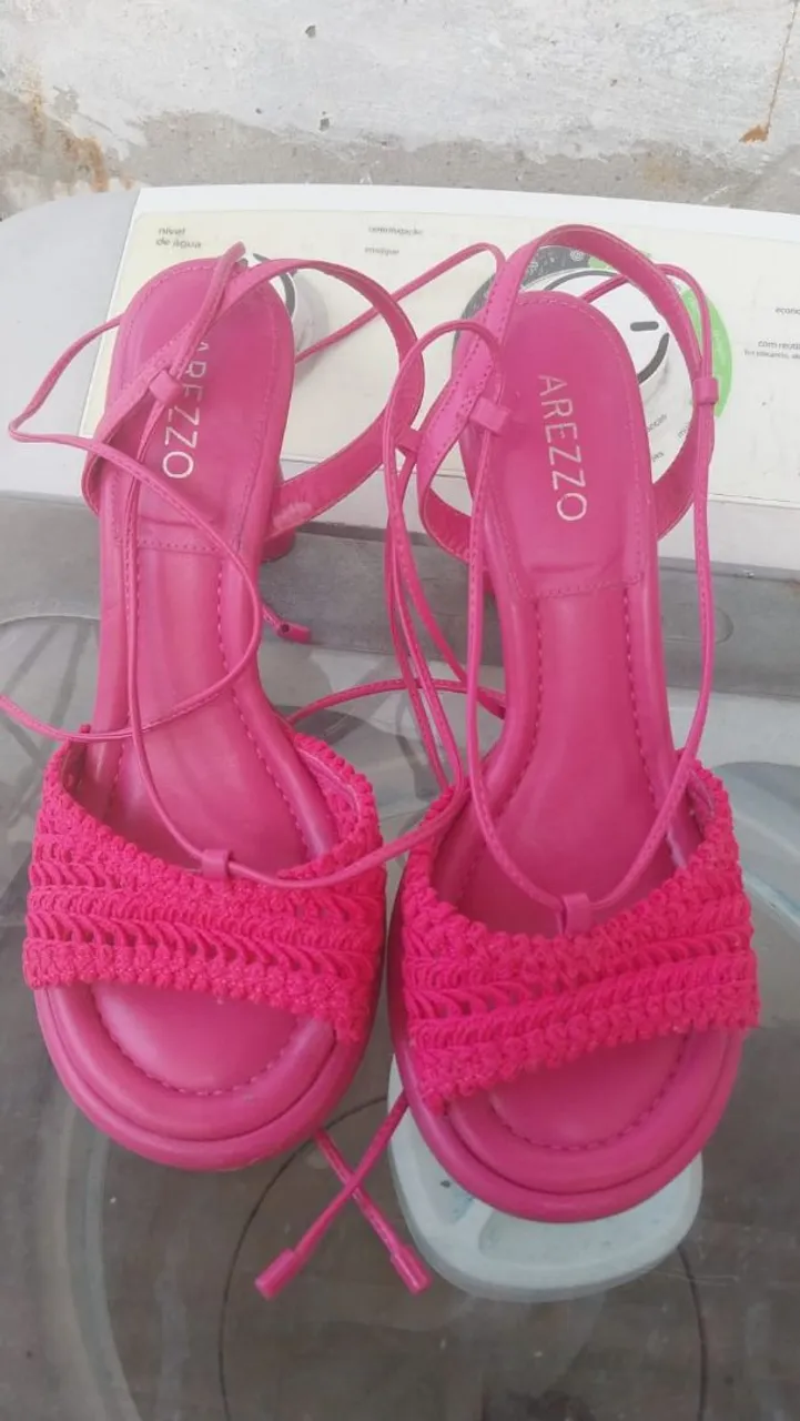 Sandálias Pink Arezzo