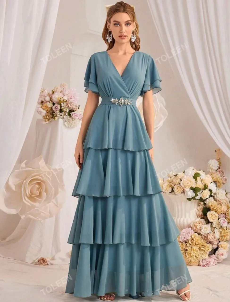 Vestido Longo Azul Elegante com Detalhes