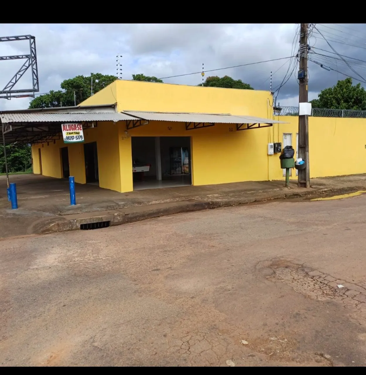 ALUGA-SE UM EXCELENTE PONTO COMERCIAL ESQUINA COM PINHEIRO MACHADO E PADRE MESSIAS, 2480.