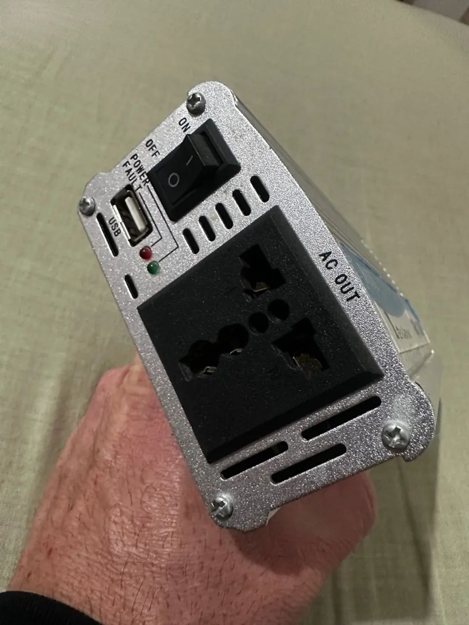 Conversor de voltagem, 12V para 110V com USB