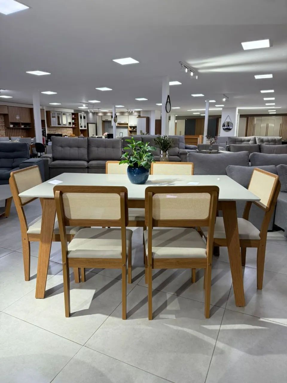 Mesa de Jantar Moderna com 6 Cadeiras Santiago  - Foto 2