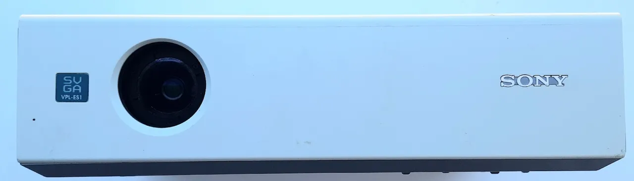Projetor SONY VPL-ES1 leia a descrição pois ele precisa de reparos