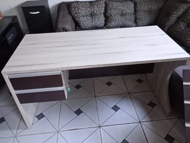 Mesa de Escritório com 2 Gavetas - Madeira Clara