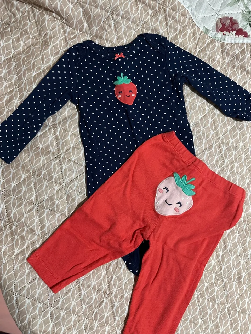 Conjunto de Bebê - Body Poá e Calça Morango