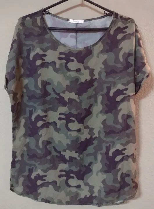 Blusa  exercito  - manga curta  - seda - ESMERAL  - 036 - tam M- 44 Busto 112 cm  Cintura 