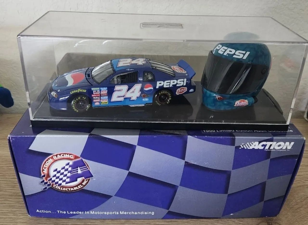 Miniatura Jeff Gordon com Capacete edição Limitada escala 1:32