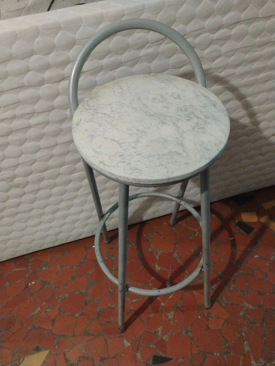 Banqueta Alta Cinza - Foto 2
