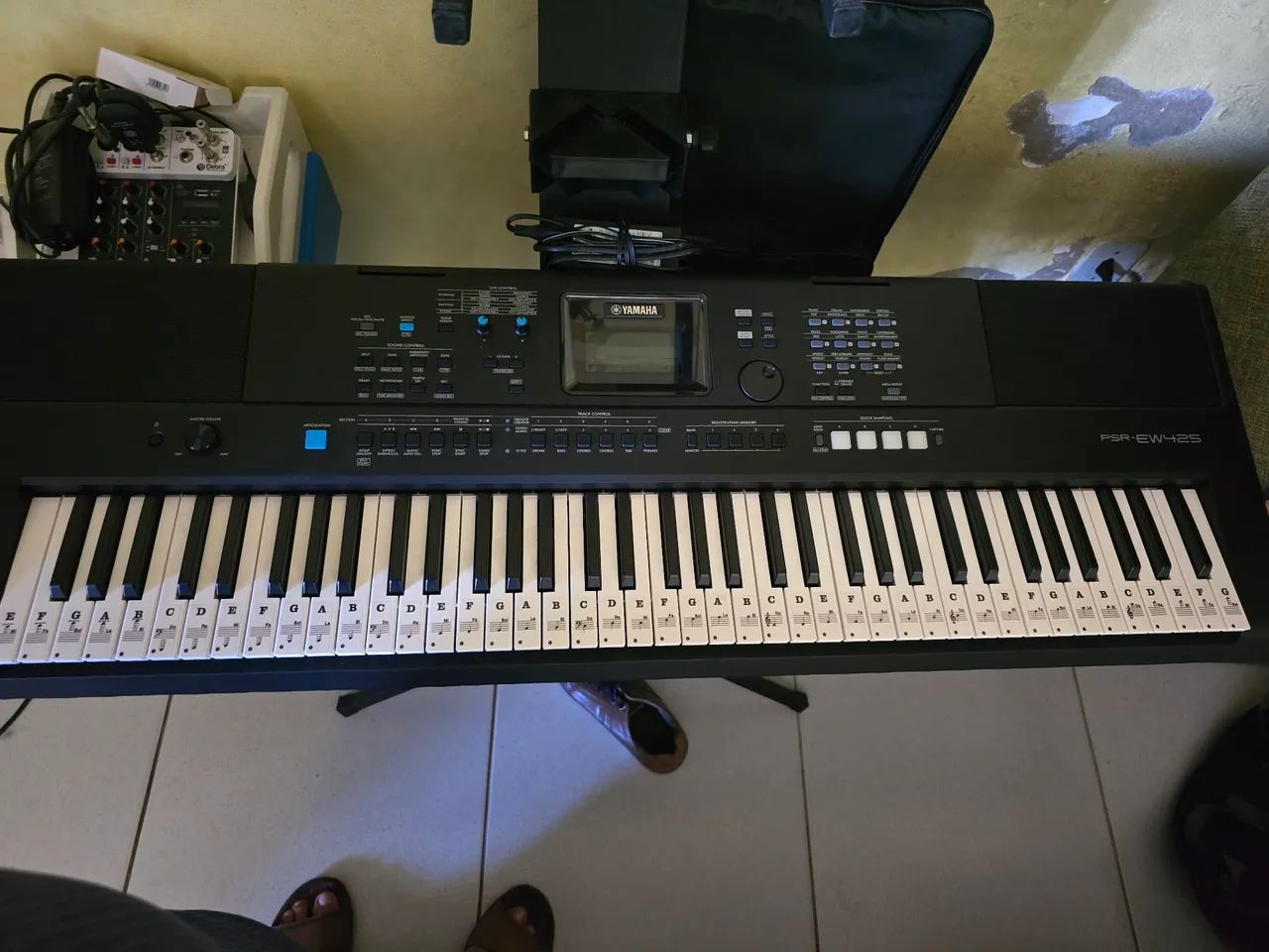 Teclado yamanha psr ew 425 7/8 - Foto 3