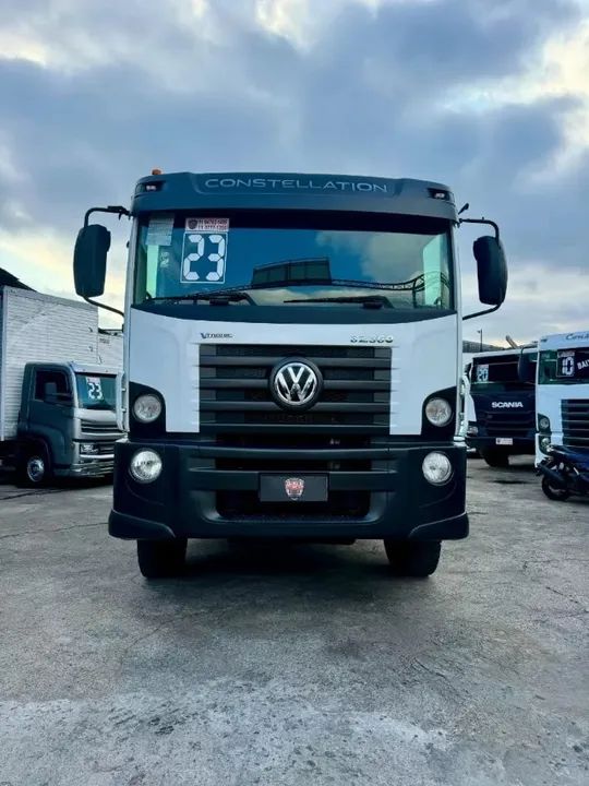VOLKSWAGEN 32.360 6X4  ANO .2023 - CAÇAMBA