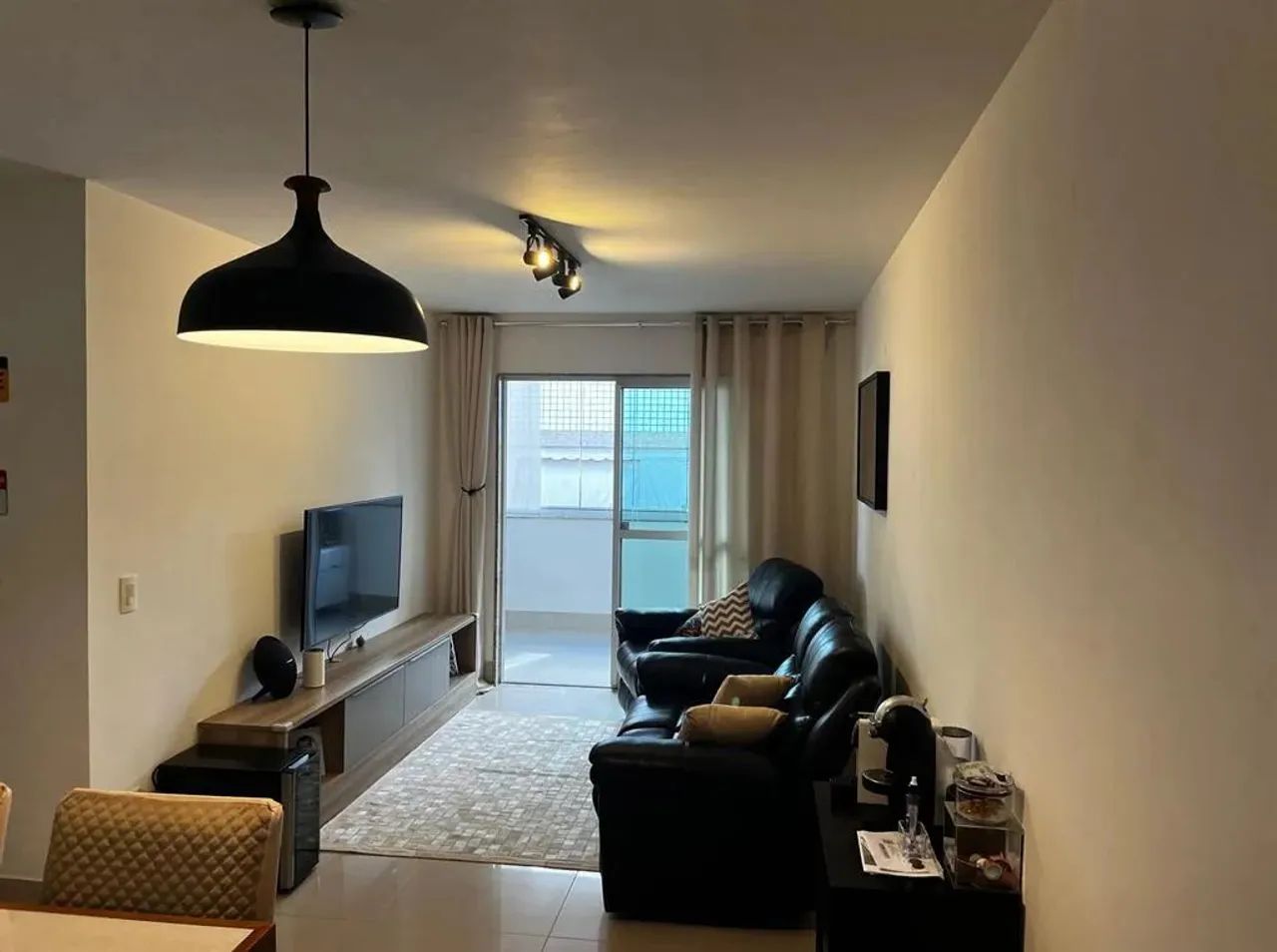 Apartamento reformado, com 3 quartos e 2 vagas no Recreio dos Bandeirantes