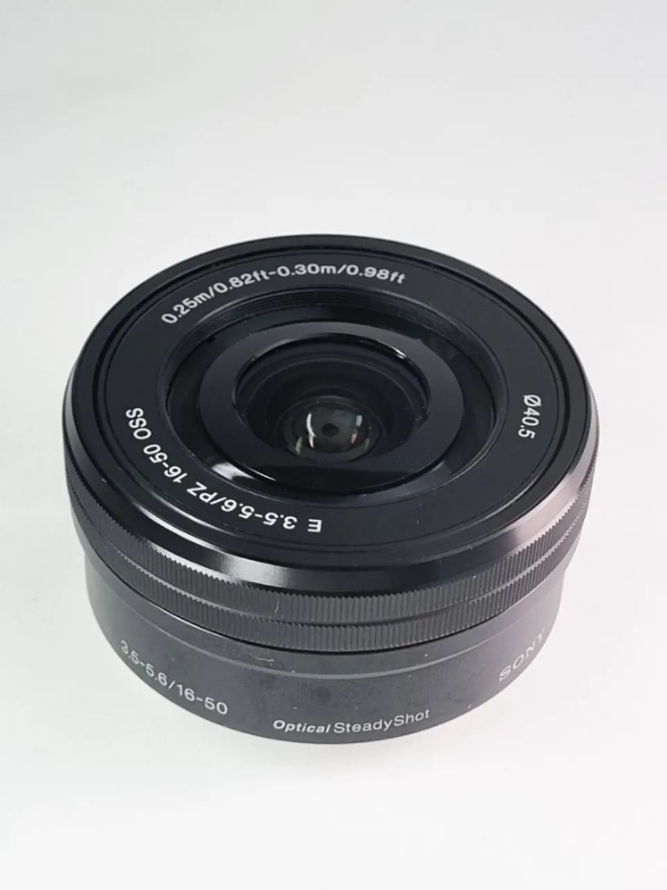 Lente Sony 16-50mm f/3.5-5.6 OSS E-mount - Estado de Nova + Adaptador p/ filtros 52 mm - Foto 2