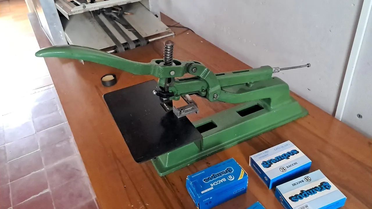 Grampeador MIRUNA, máquina gráfica, estado de novo!! - Foto 3