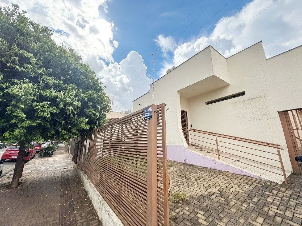 Casa Comercial ZR4 | Localização Estratégica