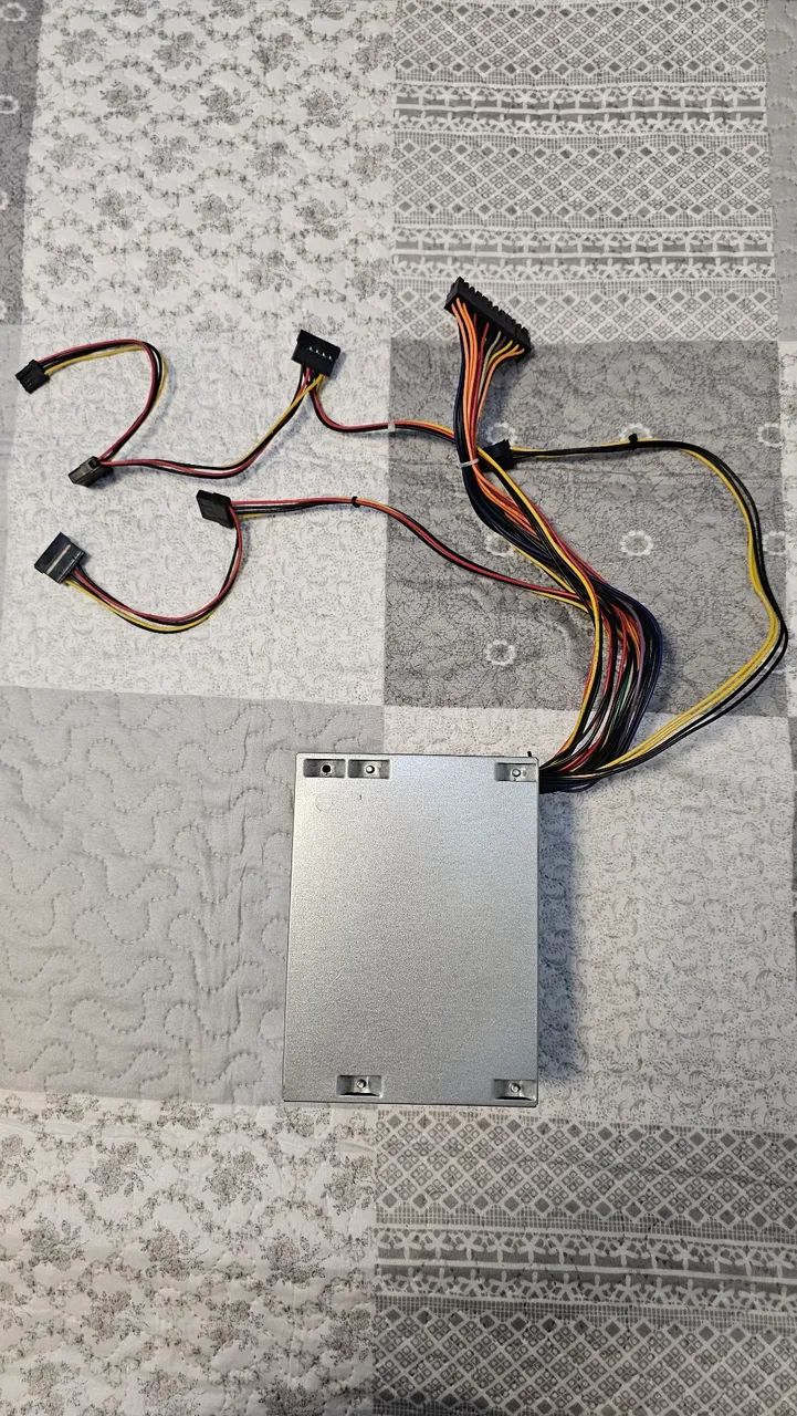 Vendo essa fonte para computador 