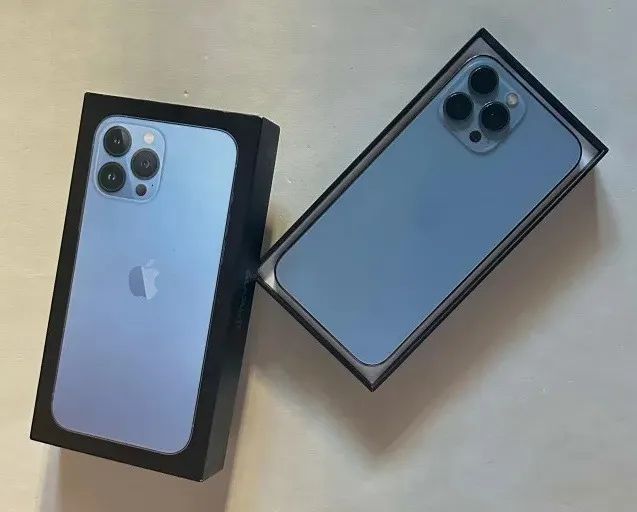 IPhone 13 Pro Max  - *azulsierra*