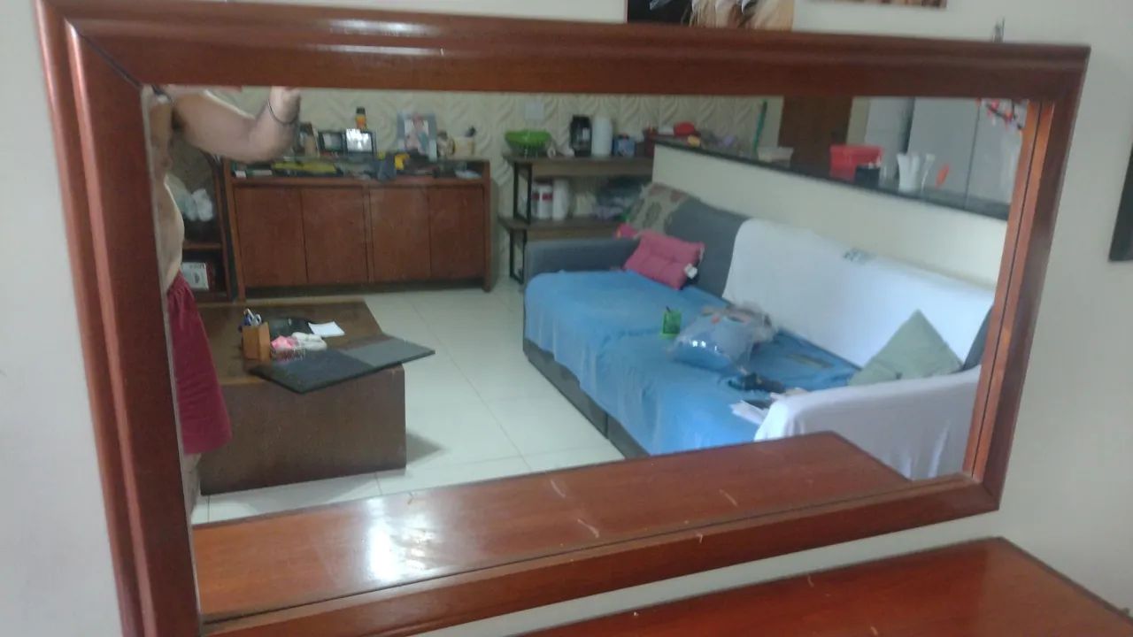 Espelho de madeira com moldura para quarto ou sala
