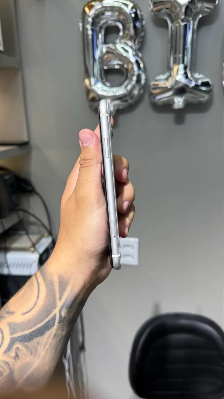 iPhone 11 64gb branco - Oportunidade  - Foto 3