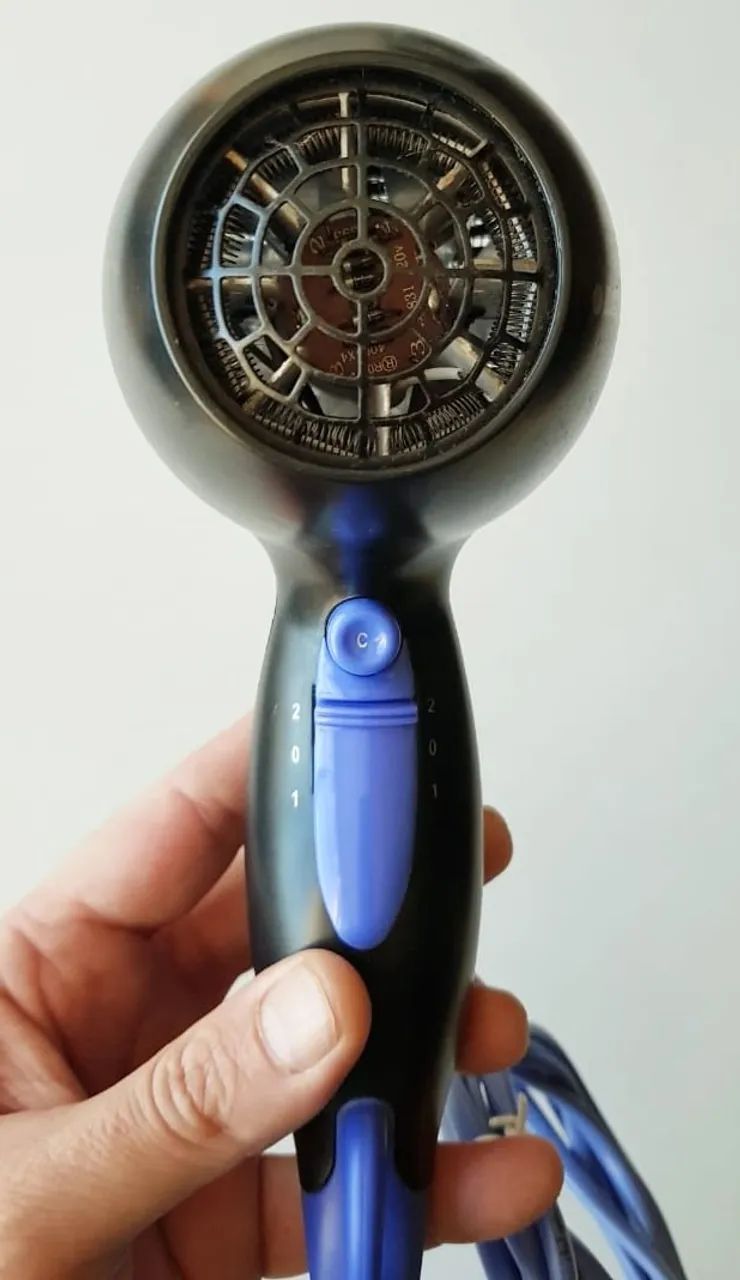 Com Defeito - Secador de Cabelo Black & Decker - Para Manutenção ou Aproveitamento - Foto 5