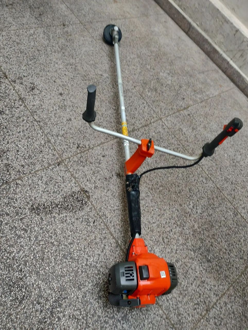 Roçadeira Husqvarna profissional - Foto 4
