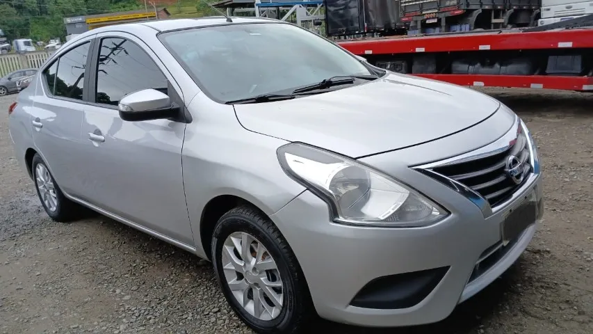 Nissan Versa SV 1.6 Manual 2019 Abaixo da Fipe