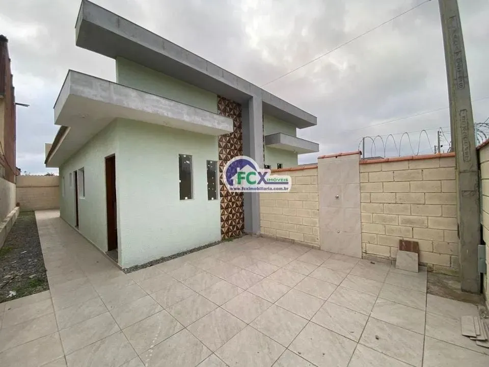 Casa a venda no bairro Nova Itanhaém, no litoral sul de São Paulo.