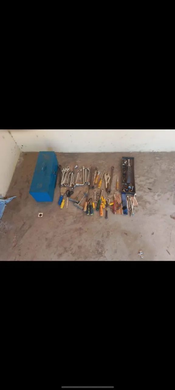 Conjunto de ferramentas para oficna mecânica e borracharia.