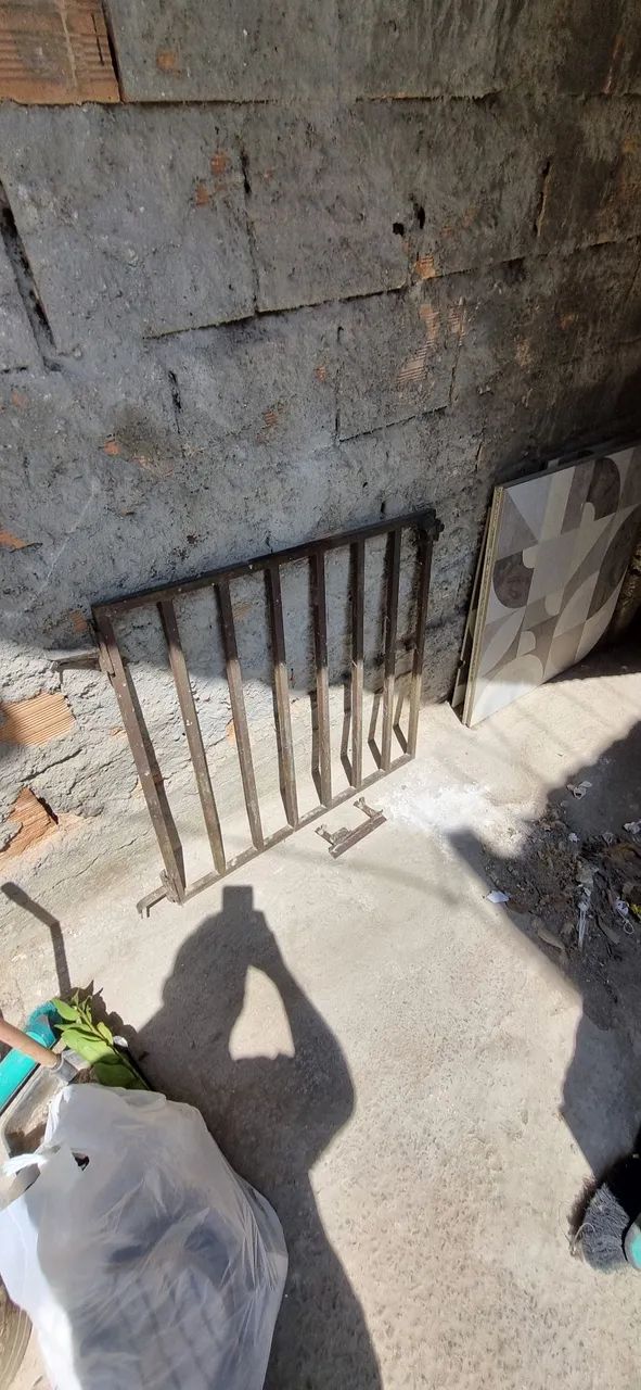 Small Gate415987075593676801