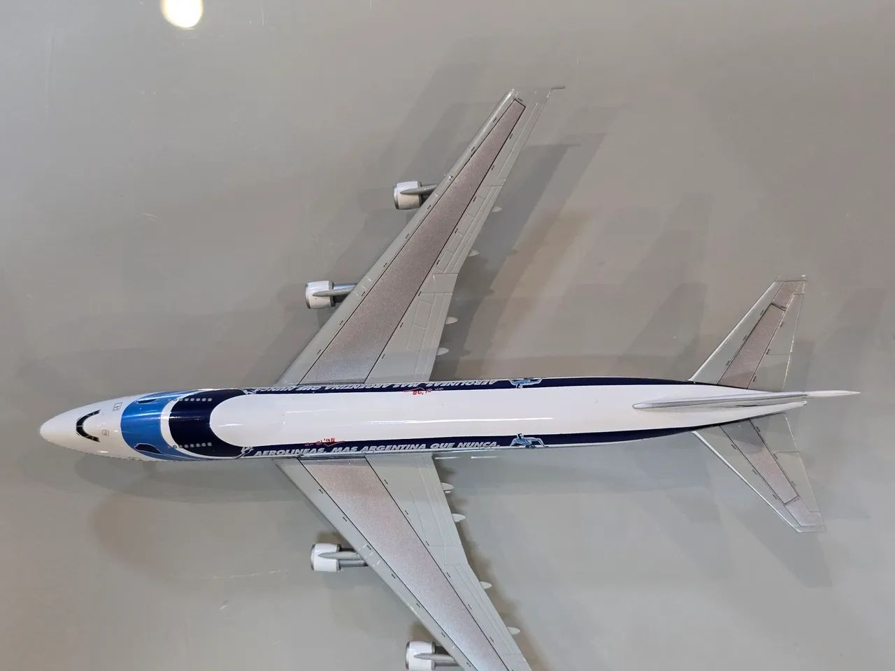 OoMiniatura Aerolíneas Argentinas Boeing 747  Escala 1/400 Dragon wings  - Foto 5
