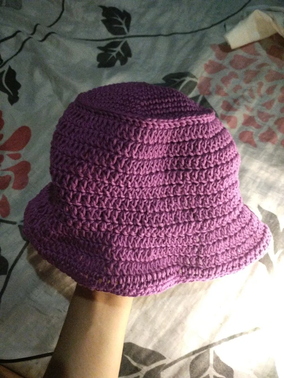 Chapéu de crochê lilás para bebê