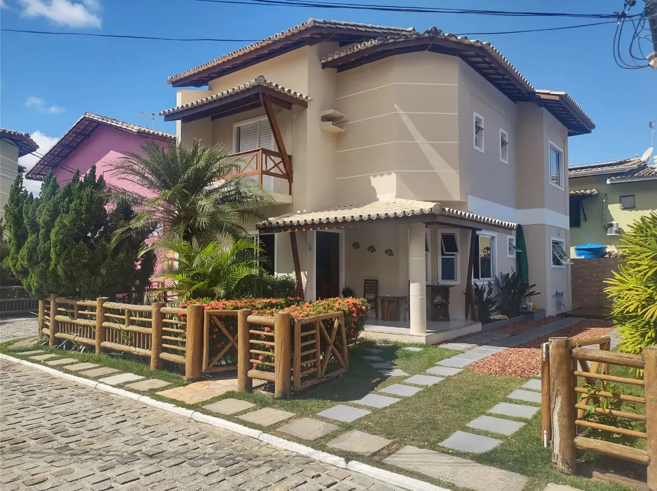 CASA 03 QUARTOS SENDO 01 SUÍTE 130M² STELLA MARIS