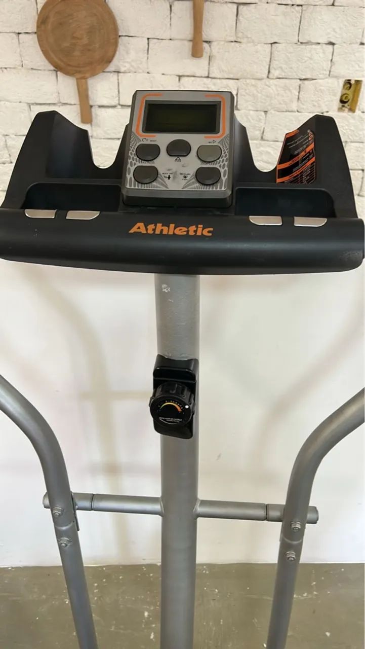 Elíptico Athletic Advanced 330E, em bom estado - Foto 4