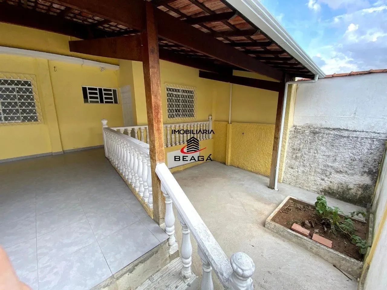 CASA A VENDA II BAIRRO GLORIA II 02 CASAS. - Foto 2