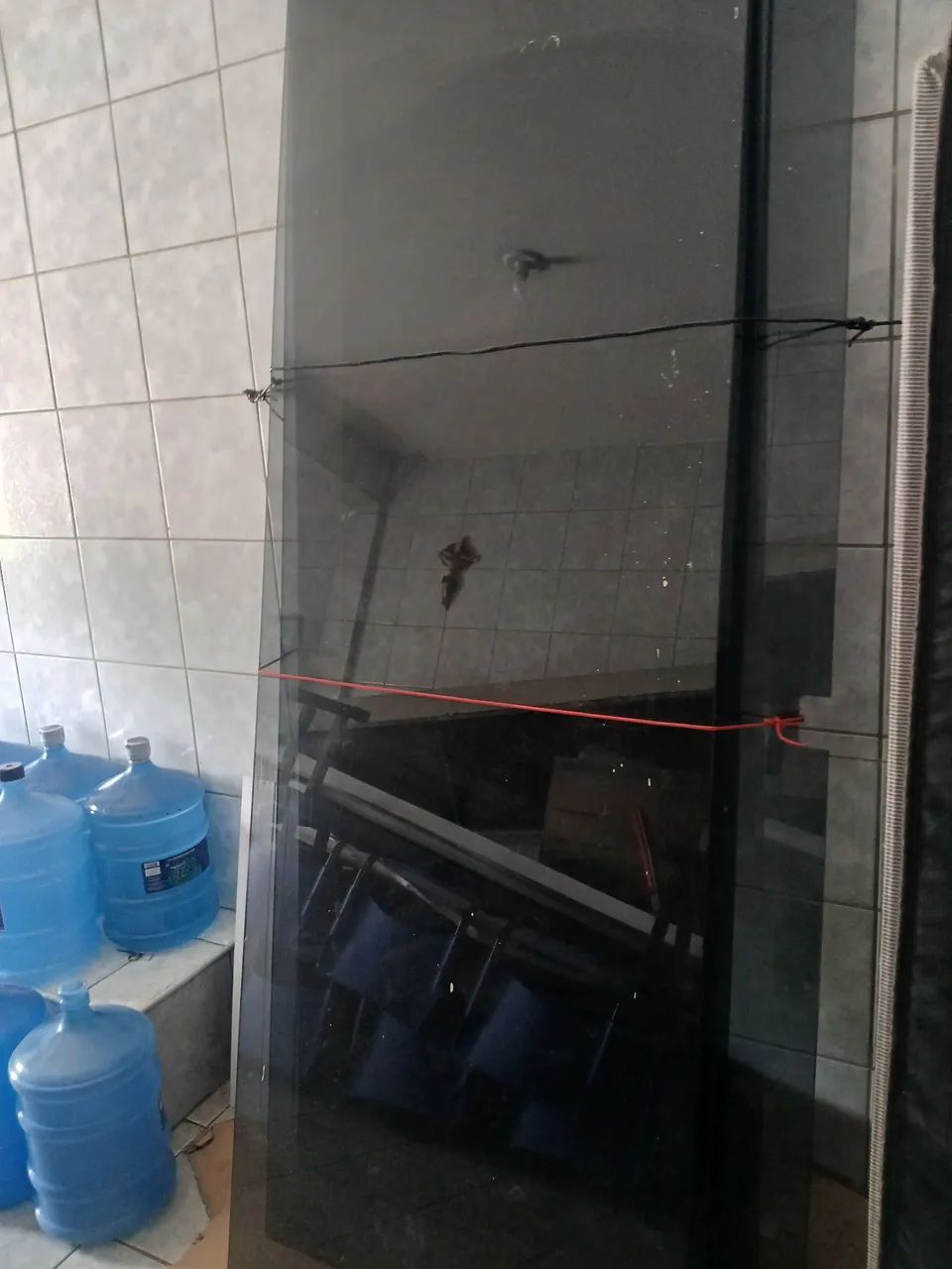 Fachada e Porta de Vidro temperado 8mm ( 3,50 X 2,50) - Linda e Super Nova - Foto 4