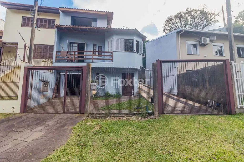 Imóvel para venda possui 377 metros quadrados com 5 quartos em Partenon - Porto Alegre - R