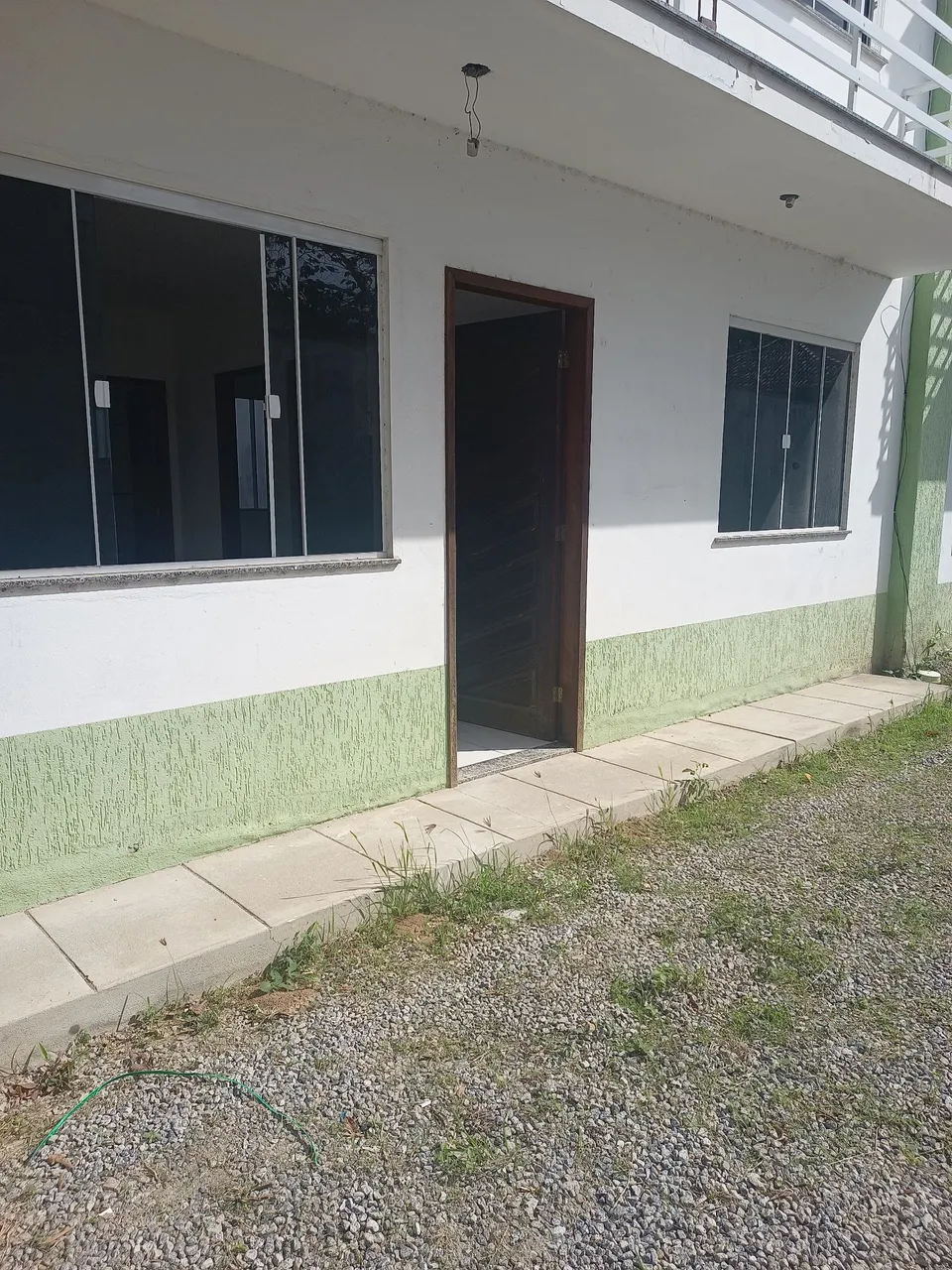 Aluga-se Ótimo Apartamento Térreo 