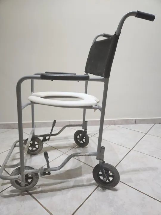 Cadeira de banho - Foto 2